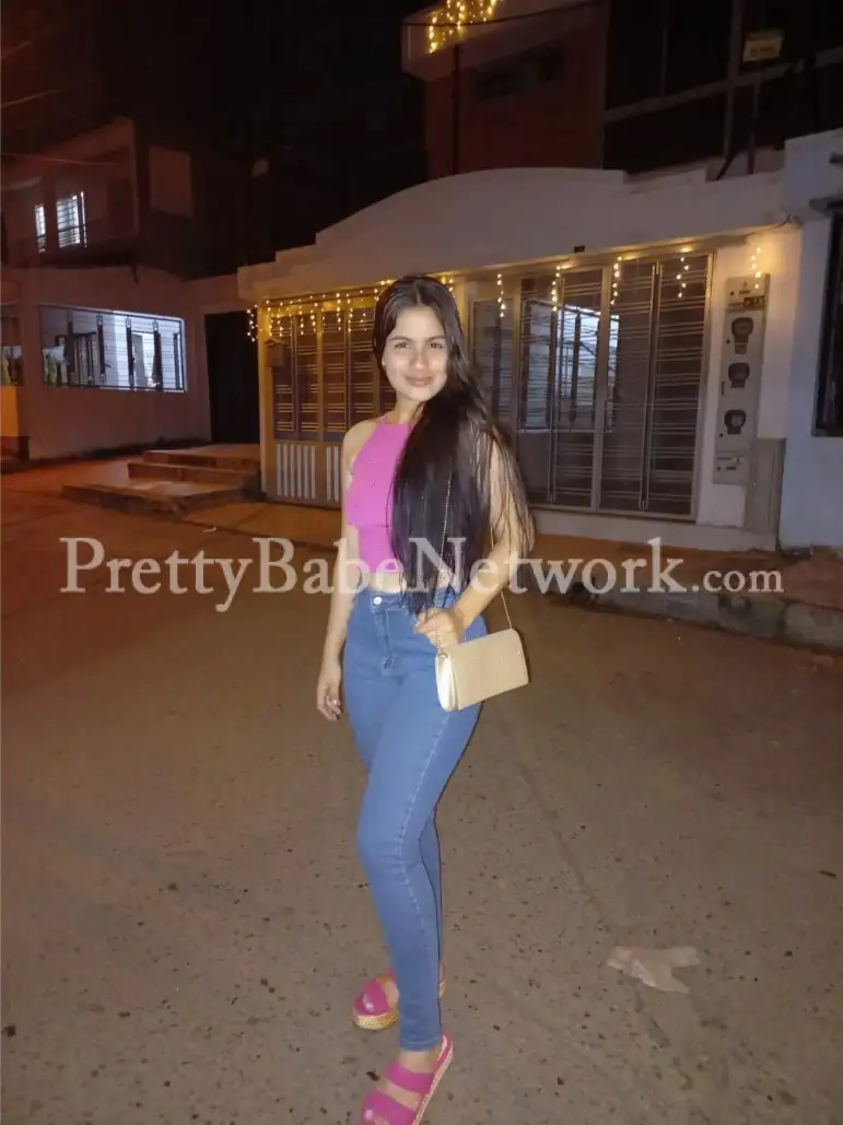Devanshi—Young College Girl for Casual Dating in Noida Sector 128